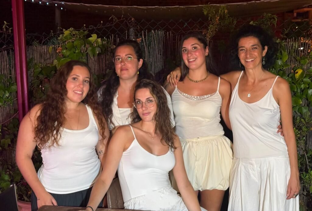 Claudia, Clàudia, Marta, Eli i Lali - L'EQUIP DOCENT DE LA LLUM DE LA VILA